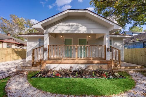 2214 Mckee St, Houston, TX, 77009-8239 | Card Image