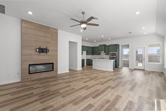 Open concept living | Image 4