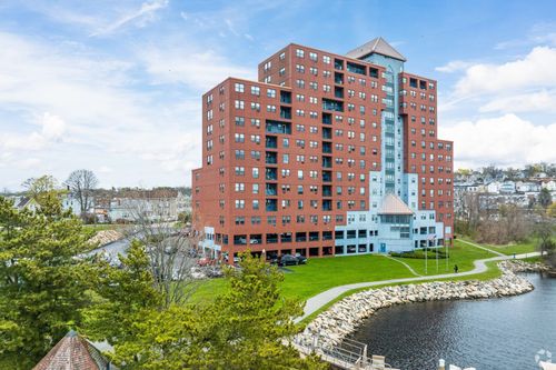 1022-750 Davol St, Fall River, MA, 02720-1020 | Card Image