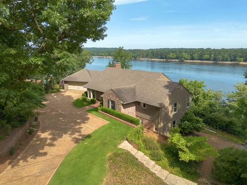 413 Darby Ave, Sheffield, AL, 35660-1511 | Card Image