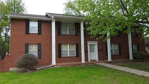 7141 Sterling Ave, Raytown, MO, 64133-6871 | Card Image