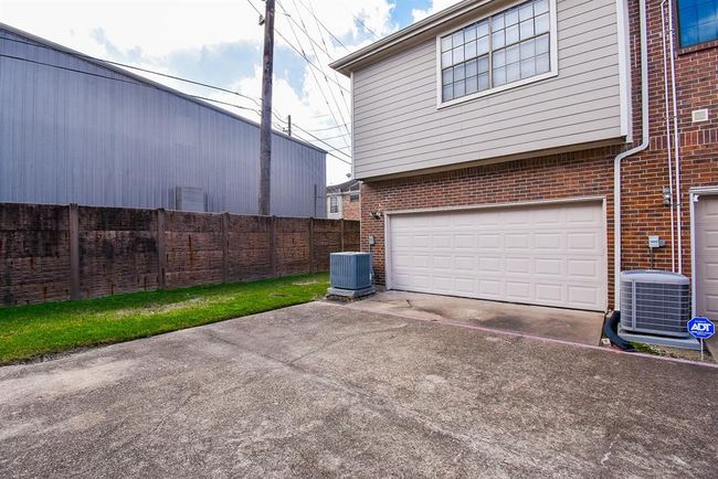 APT-173 - 8888 Benning Dr, Townhouse with 3 bedrooms, 3 bathrooms and 2 parking in Houston TX | Image 30