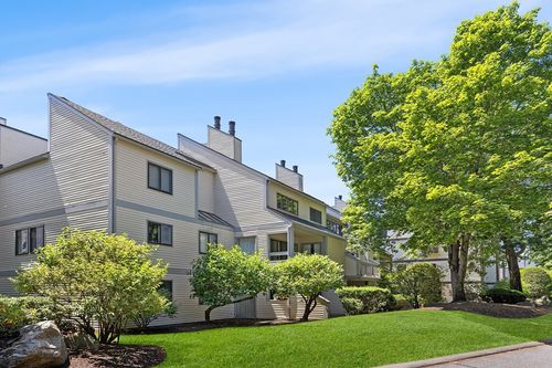 apt-93-1100 Salem St, Lynnfield, MA, 01940-1584 | Card Image