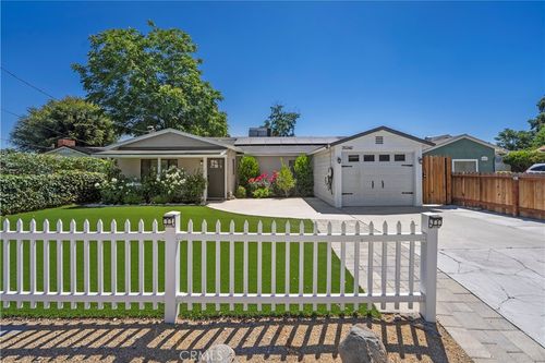 25242 De Wolfe Rd, Newhall, CA, 91321-2408 | Card Image