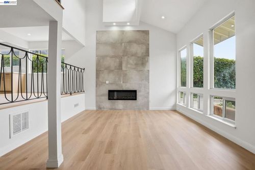 2013 Dolphin Dr, Aptos, CA, 95003-5812 | Card Image