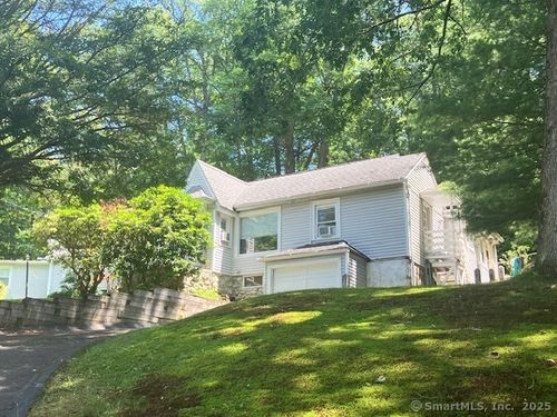 apt-1-10 Old Waterbury Rd, Middlebury, CT, 06762-2839 | Card Image