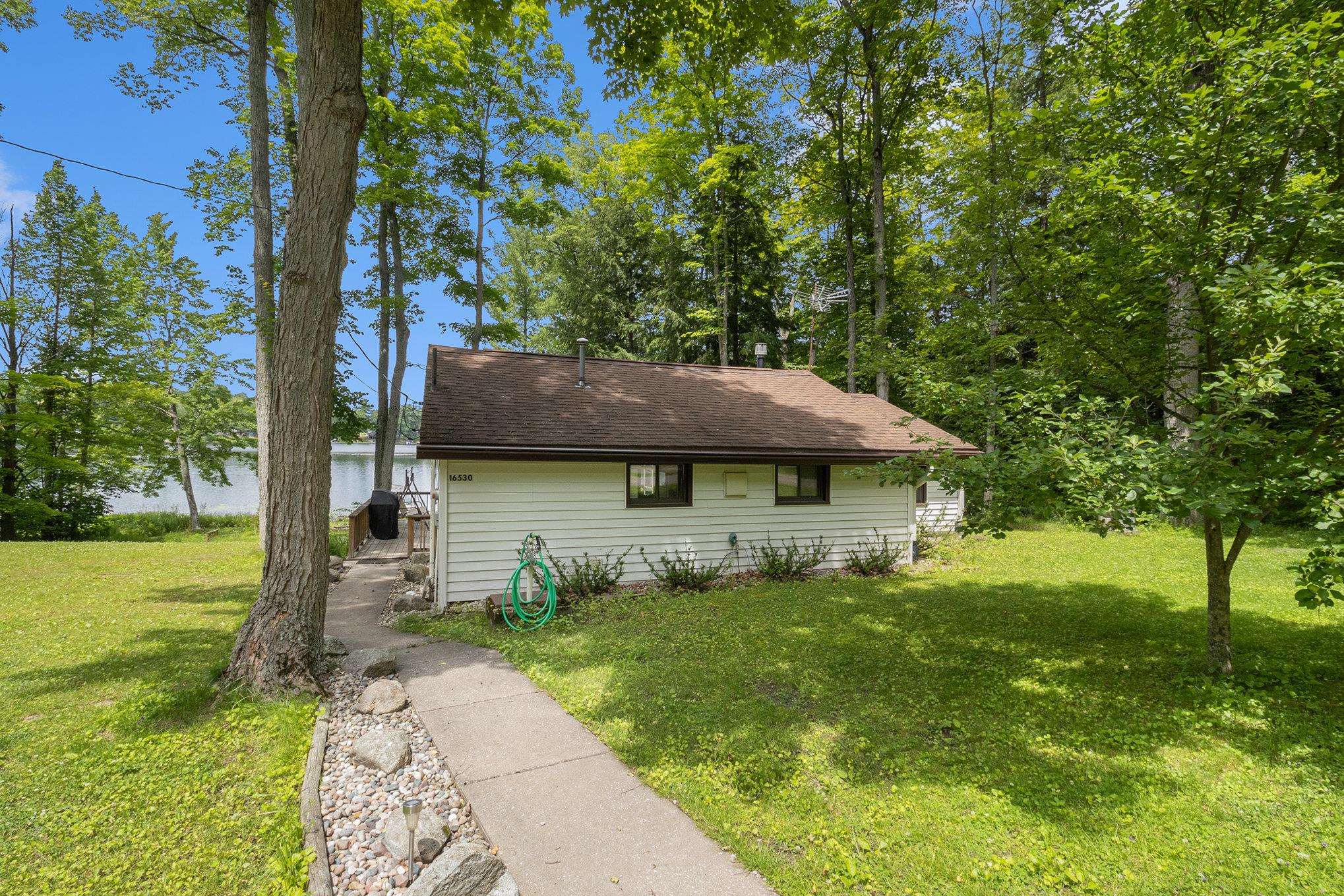 Lonesome Trl, Leroy, MI 49655