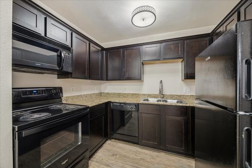 23-427 W 16th St, Houston, TX, 77008-3940 | Card Image