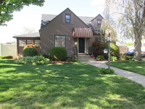 28 Clairmont Ave, Chicopee, MA, 01013-3654 | Card Image