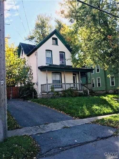 732 Leray St, Watertown, NY, 13601-1352 | Card Image