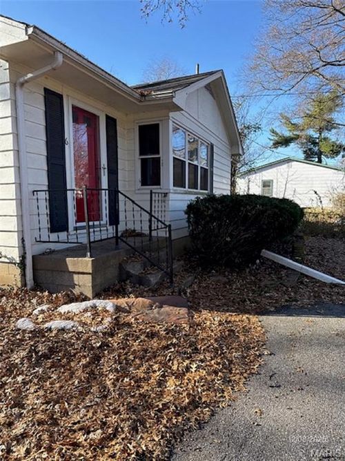 6 Saint Clair Lake Dr, Swansea, IL, 62226-6485 | Card Image