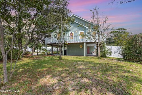 136 Ne 71st Street, Oak Island, NC, 28465 | Card Image