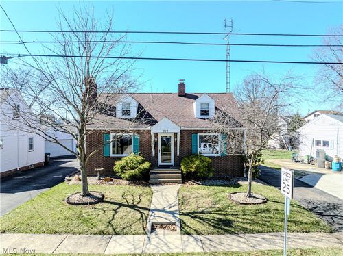 319 Superior St, Louisville, OH, 44641-1957 | Card Image