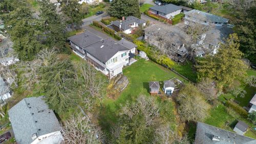 863 Parklands Dr, Esquimalt, BC, V9A4L6 | Card Image