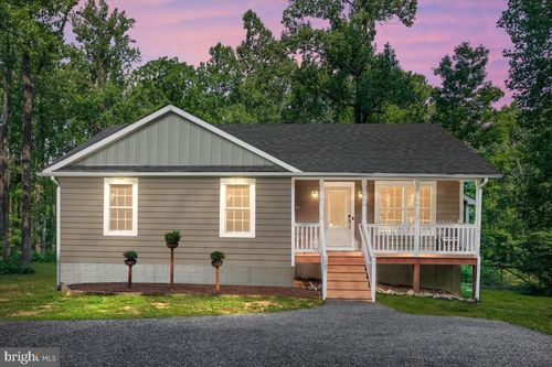 387 Rocky Mount Rd, LINDEN, VA, 22642-5208 | Card Image