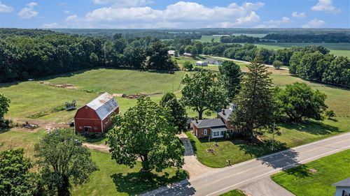 688 Pierce Rd, Plainwell, MI, 49080-9553 | Card Image