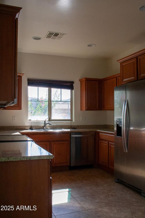 2138 W Scully Dr, Phoenix, AZ, 85023-9200 | Card Image