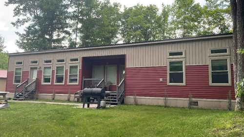 W7990 Herzog Rd, IRON MOUNTAIN, MI, 49801-8948 | Card Image