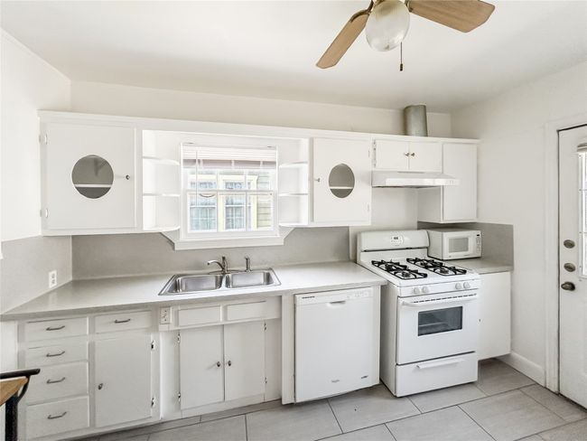 Kitchen | Image 14