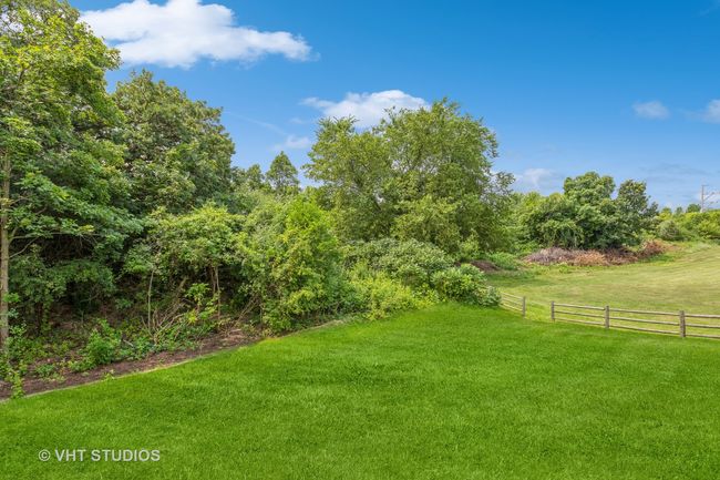 704R Oak Hollow Rd, Home with 3 bedrooms, 3 bathrooms and 2 parking in Crystal Lake IL | Image 13