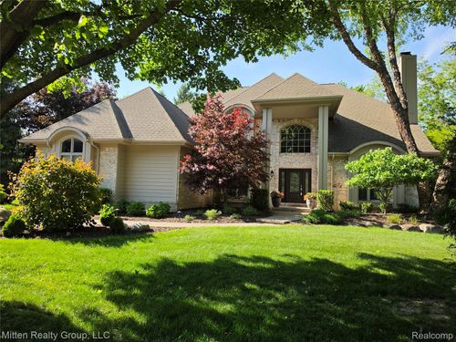 3351 Red Fox Ct, West Bloomfield, MI, 48324-3242 | Card Image