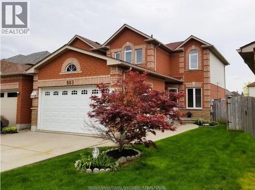 983 Peach Blossom Cres, Windsor, ON, N9G2S2 | Card Image