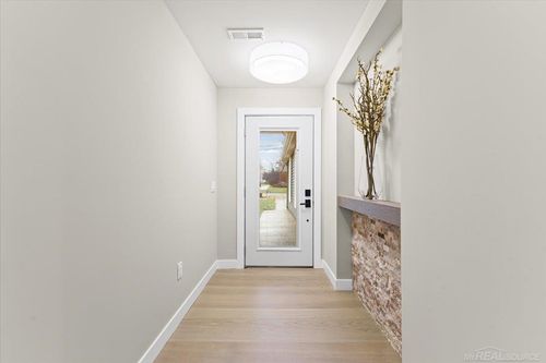 3460 Clayton Ave, Waterford Twp, MI, 48329-3206 | Card Image