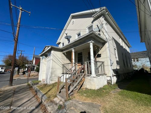 94 Oxford St, Hanover Township, PA, 18706-3330 | Card Image