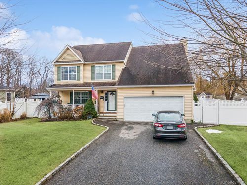 80 Fairview Ave, Islip Terrace, NY, 11752-2809 | Card Image