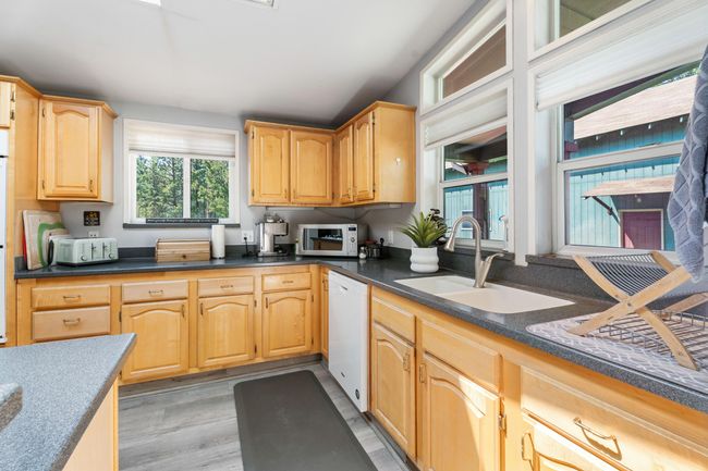 52-Kitchen | Image 15