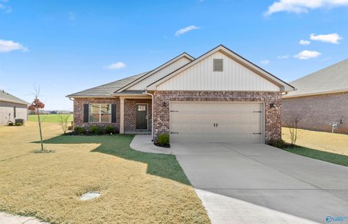 12592 Whitcomb Cir, Athens, AL, 35613-1222 | Card Image
