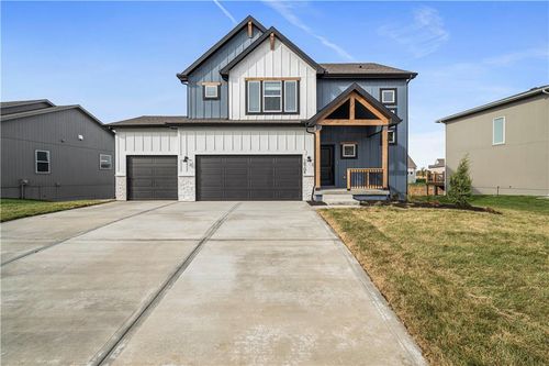 18251 W 166th Ter, Olathe, KS, 66062 | Card Image