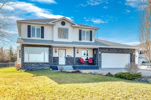701 East Lakeview Road, Chestermere, AB, T1X1A9 | Card Image
