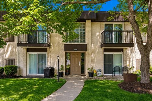 102-8507 N Akins, North Royalton, OH, 44133 | Card Image
