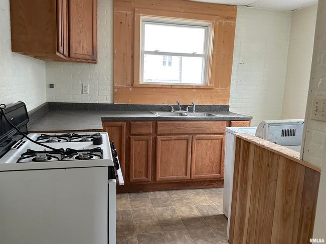 410 S Ash St, House other with 3 bedrooms, 1 bathrooms and null parking in Carbondale IL | Image 6