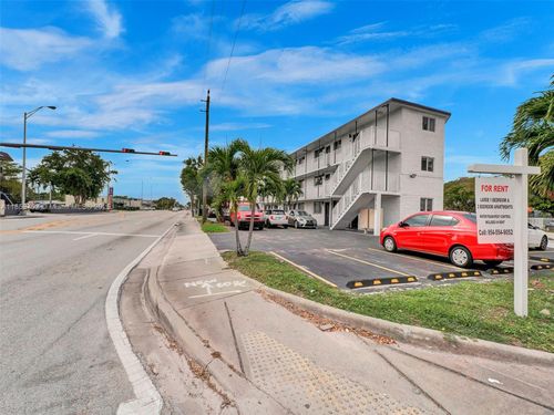 apt-19-14190 W Dixie Hwy, North Miami, FL, 33161-2570 | Card Image