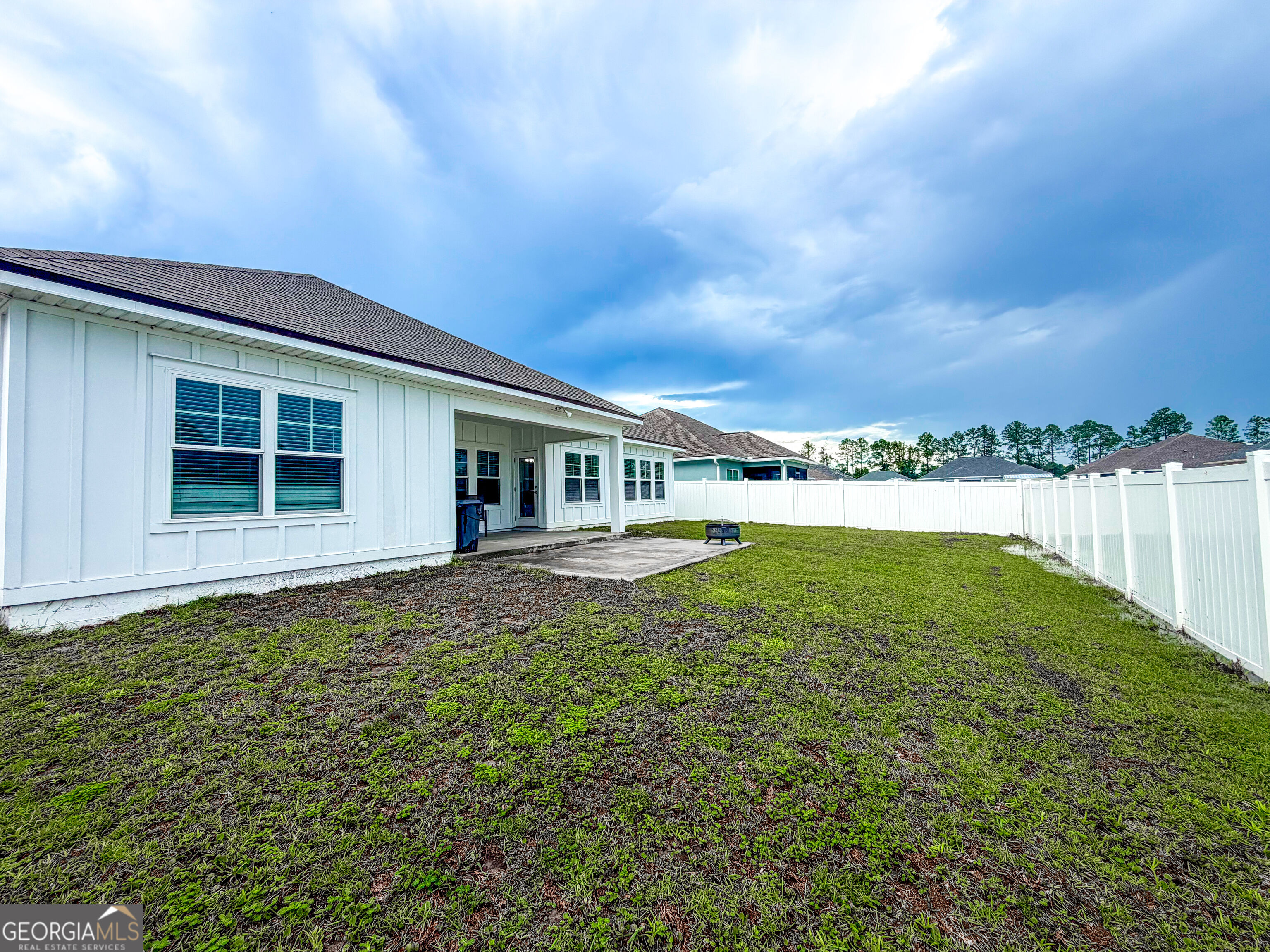 Residential Lease in Kingsland 2