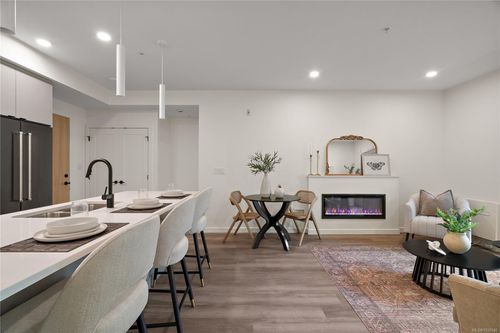 404-610 Lampson St, Esquimalt, BC, V9A6A1 | Card Image