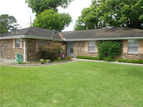 9 Sombrero Ln, Saint Rose, LA, 70087-3537 | Card Image
