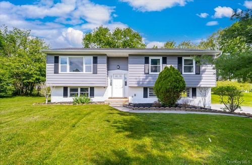 29 Beth Dr, Middletown, NY, 10941-1227 | Card Image