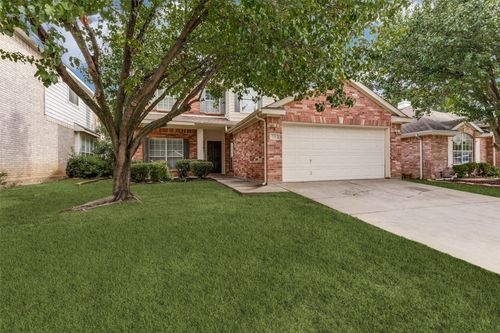 732 Fox Run Trl, Saginaw, TX, 76179-0922 | Card Image