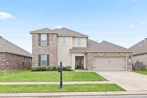 107 Rue Chateau Royal, Youngsville, LA, 70592-6805 | Card Image