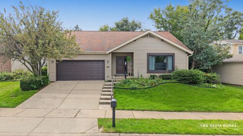 466 Laura Ct, Naperville, IL, 60563-2513 | Card Image