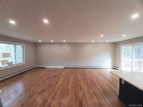38 Pine Woods Rd, Hyde Park, NY, 12538-1620 | Card Image
