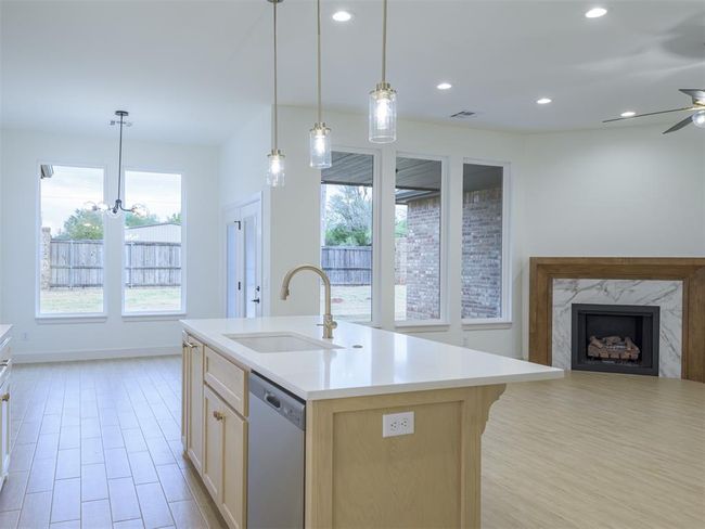 12129 Sw 45 Th Ter, House other with 4 bedrooms, 2 bathrooms and null parking in Mustang OK | Image 14