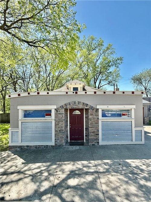 1239 W South Ave, Independence, MO, 64050-4234 | Card Image