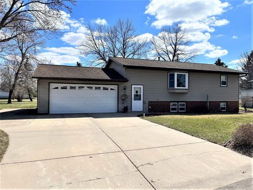 960 Lilac Dr, Sauk Centre, MN, 56378-1643 | Card Image