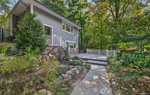 140 Ocean Ave, Northport, NY, 11768-1813 | Card Image