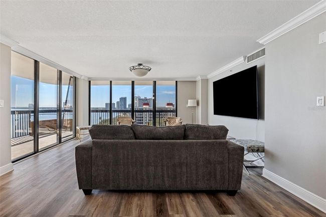 UNIT-1004 - 2413 Bayshore Blvd, Condo with 2 bedrooms, 2 bathrooms and null parking in TAMPA FL | Image 5