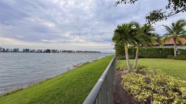 8725 Parkland Bay Dr, House other with 4 bedrooms, 5 bathrooms and null parking in Parkland FL | Image 11
